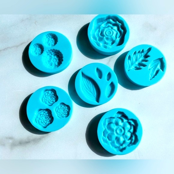 Martha Stewart Silicone Flower & Leaf Molds Set of 6 - Picture 2 of 7